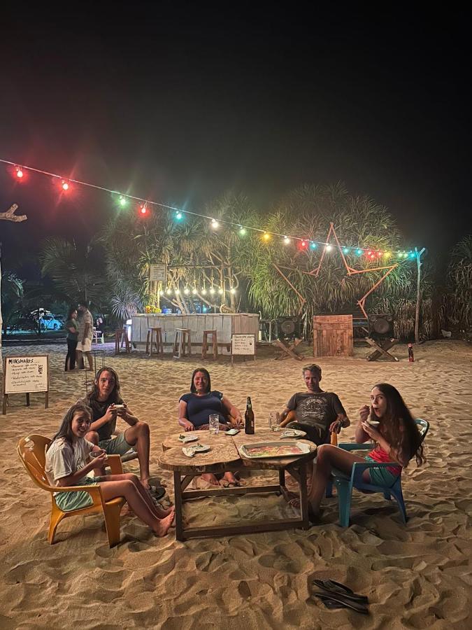 Surfing Beach Nilaveli トリンコマリー エクステリア 写真